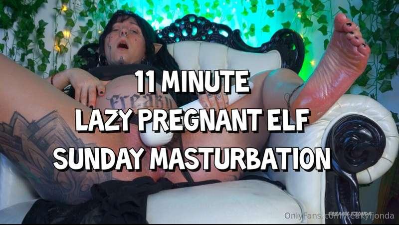 💕Lazy sunday masturbation from a pregnant elf, cum with me🤍 ..
