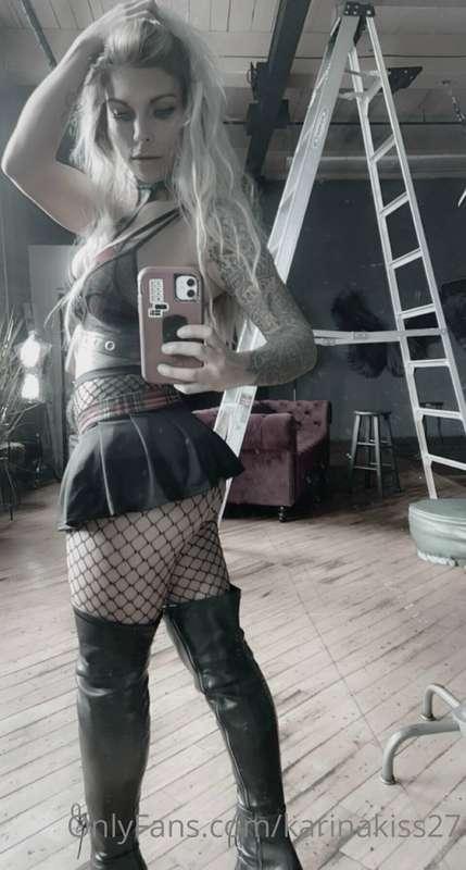 # This ***tomboy*** wants to ride you😈