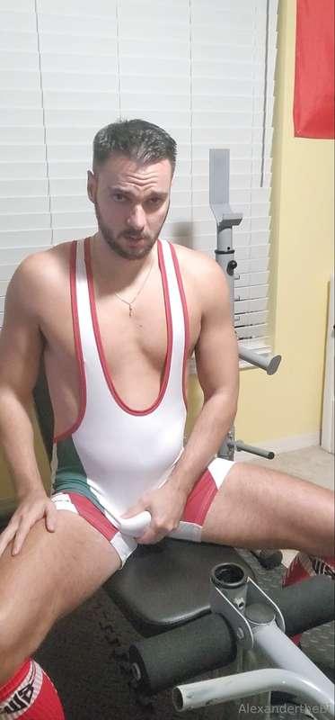 Singlet Pictures 📸 Album 1