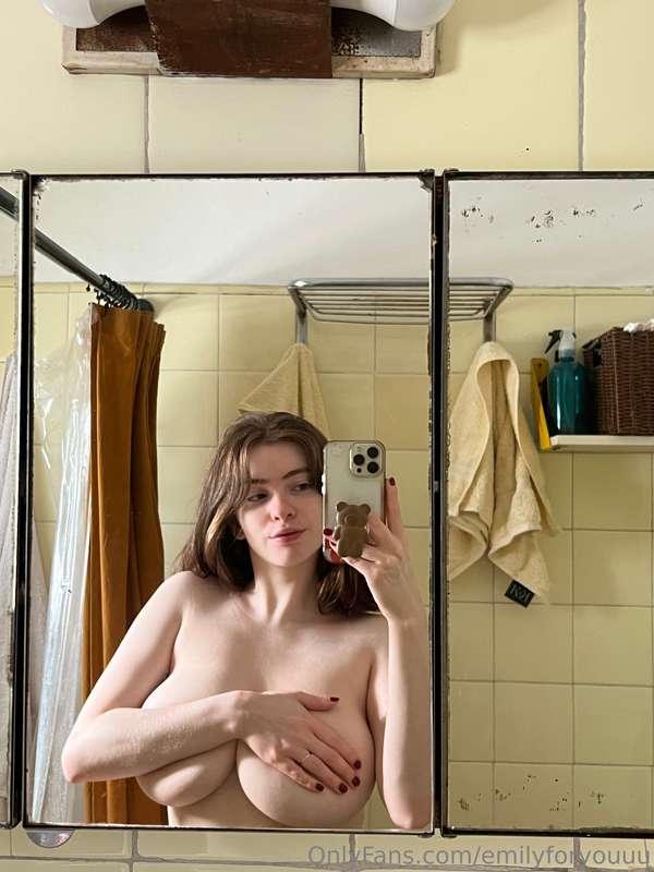 hot shower to start the day 🌞 im wondering if you like your ..