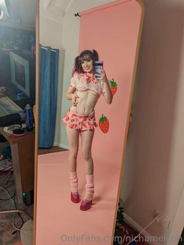 I just HAD to show you my outfit I did a shoot in for Patreo..