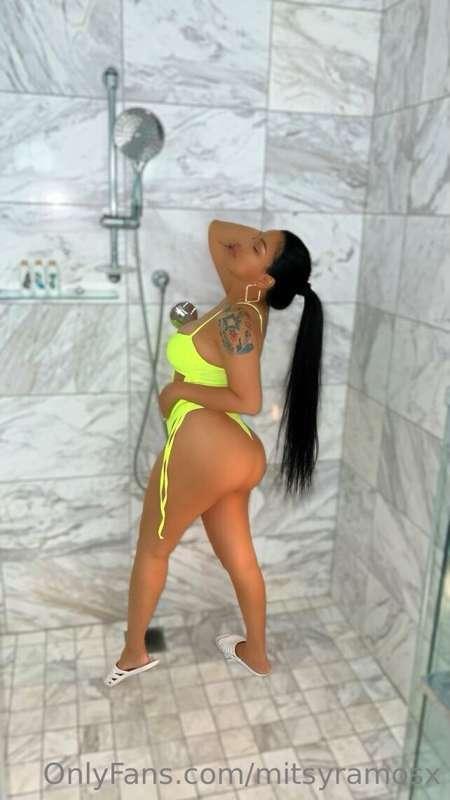 If y'all wanna see what happened in Vegas... be around tonig..