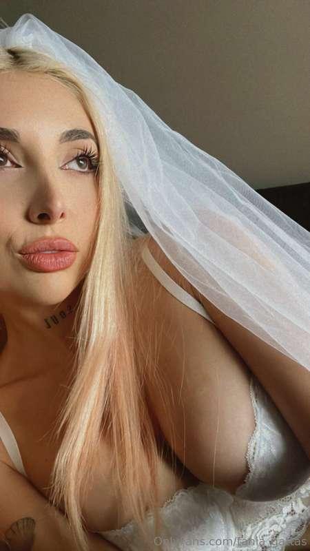 Your bride 👰🏻‍♀️