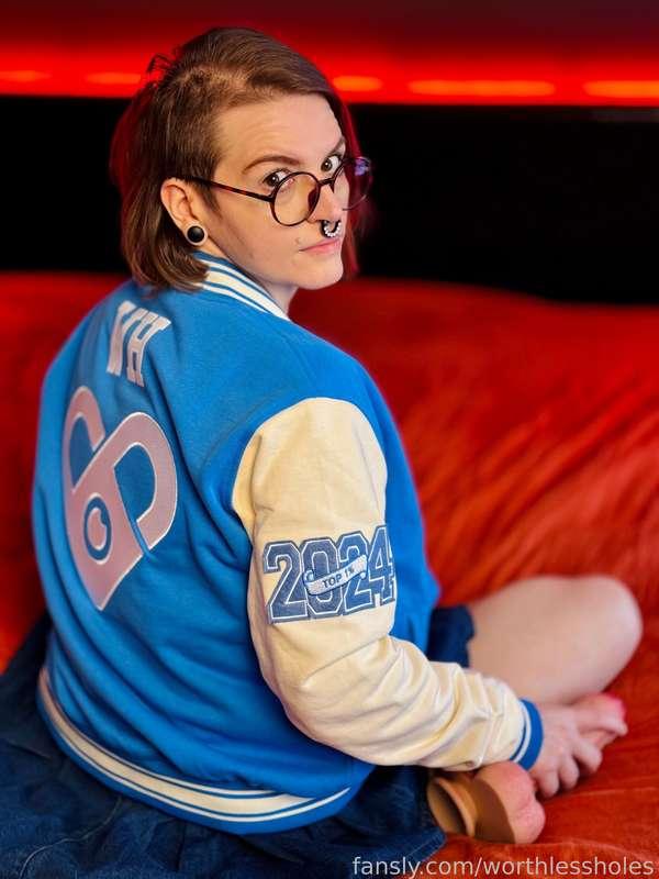 worthlessholes image #9