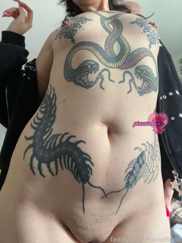 Do you like small tits and fat pussies?

#fyp #small #smallboobs #tinytits #tattoos #piercedtits #altgirl #shaved #girlnextdoor #pussy