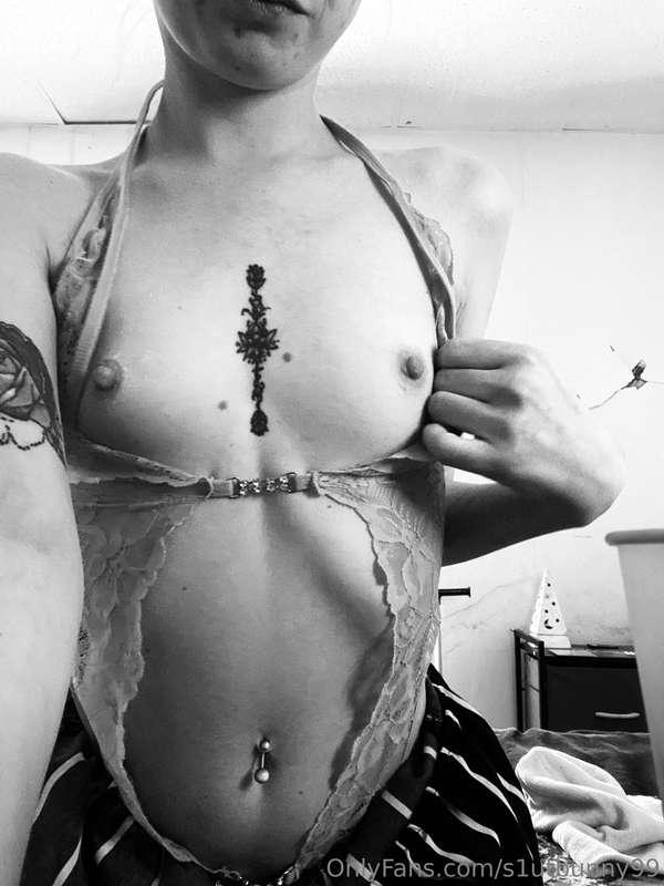***titty tuesday*** 💦

Good morning you sexy fuckers!!What i..