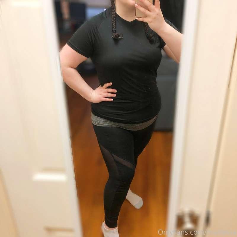 Sweaty post-exercise strip pics 💦