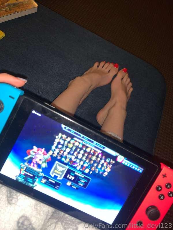 Brawllhalla and my feet anyone?