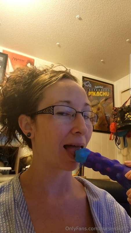I wanna show you just how bad I can be 😜 @nurseroxy92vip