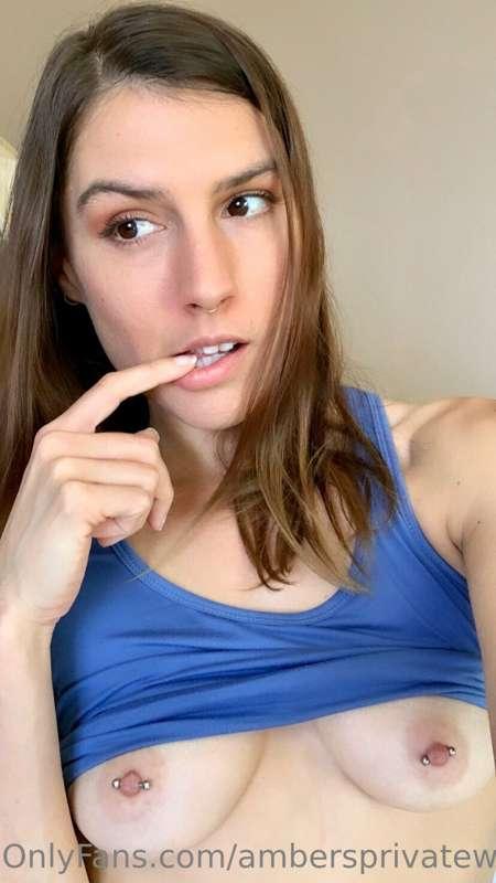 peek-a-boob