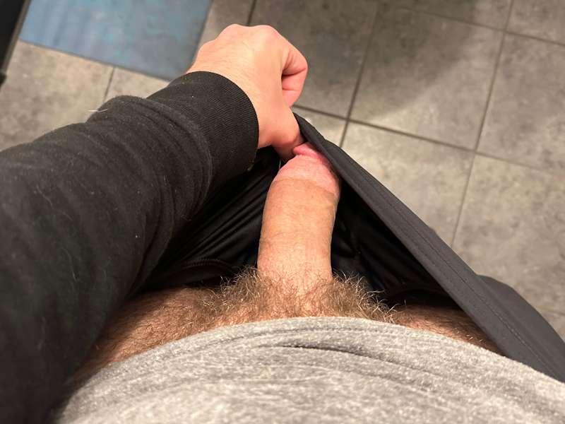 would you suck me off at the gym if i pulled it out in front..
