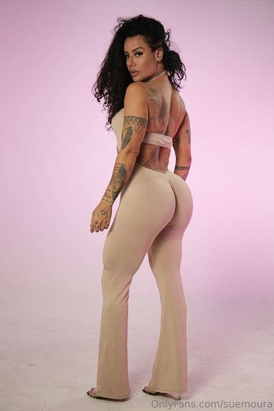 Happy hump day for us 🩷