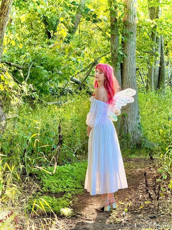 Deeper into the woods… and no corset 💕