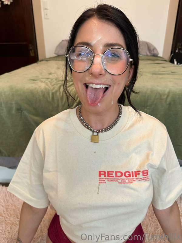 Have you ever seen a happier cum slut? 😇

Like this post if ..