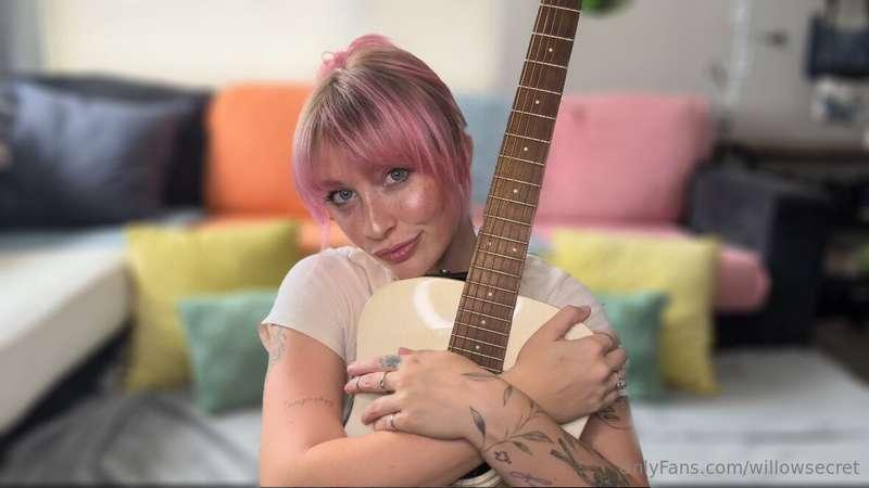 Throwing it back to my pink hair days and singing my heart o..