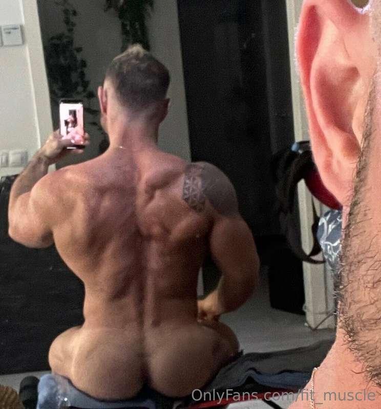 So fuck hot @fit_muscle , NICE GUY.