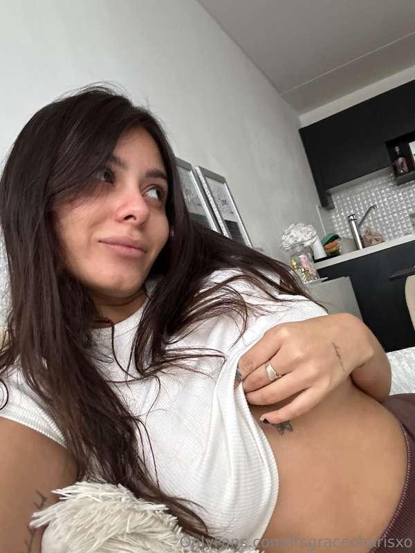 Will you tickle me here?🥰