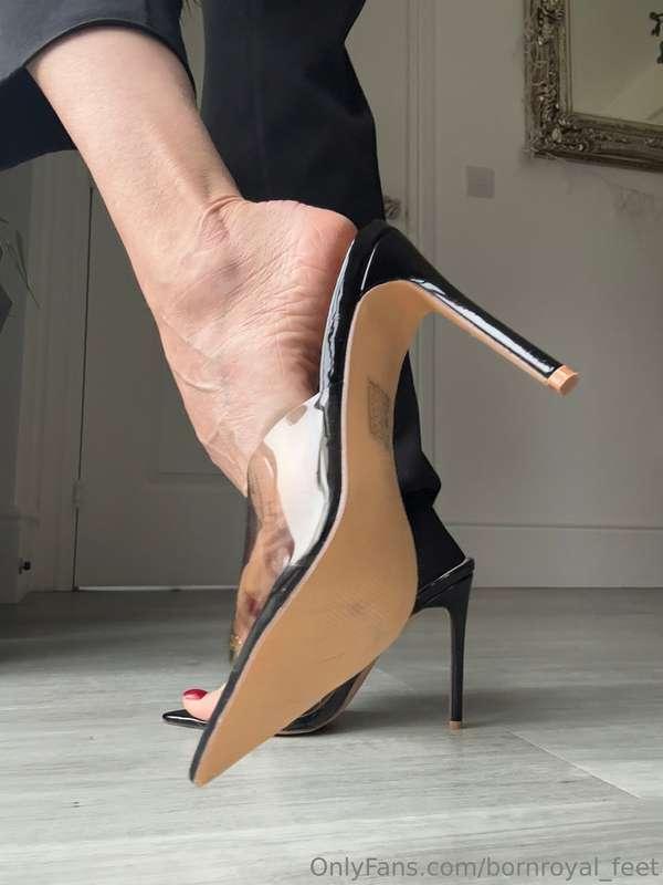 bornroyal_feet image #5