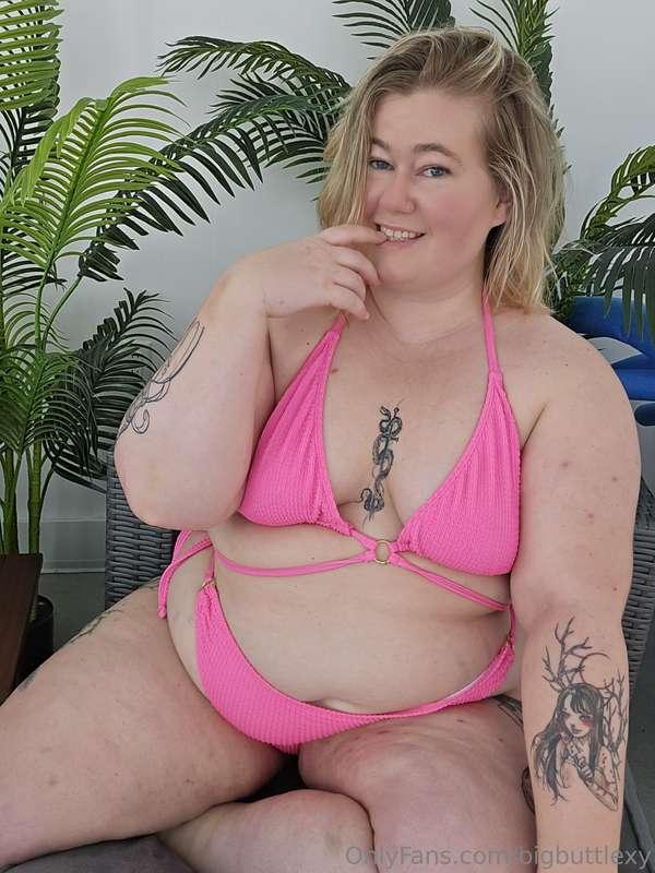 # wondering  *are you more into my thick body or my blowjob ..