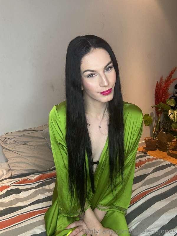 Cute top but even better underneath ;)
