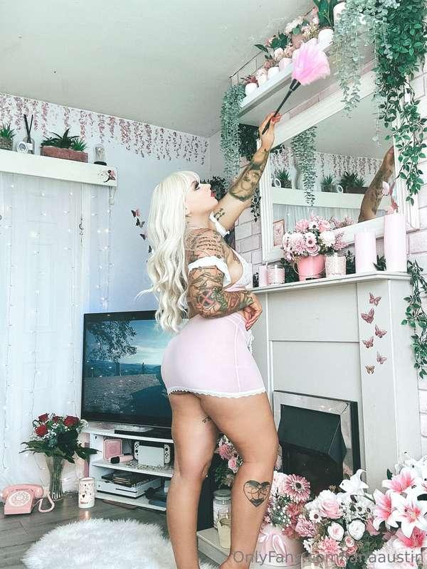 Anyone wanna help with the chores? 🩷🩷