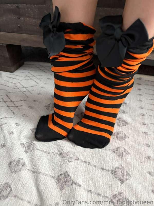 mrs_footjobqueen image #7