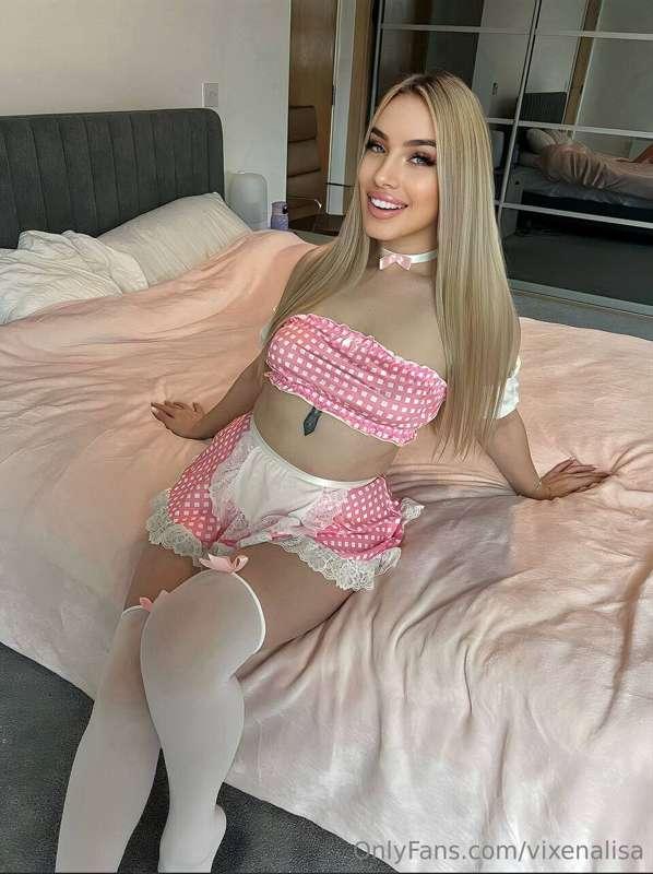 💖ONLY TODAY💖
Fiery beauty @rigamarolee 🔥 Loves stretching he..