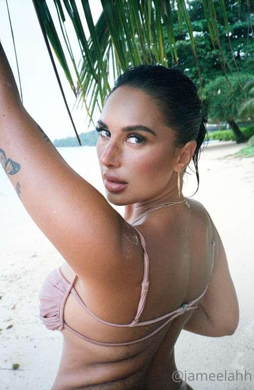 Just stare👀