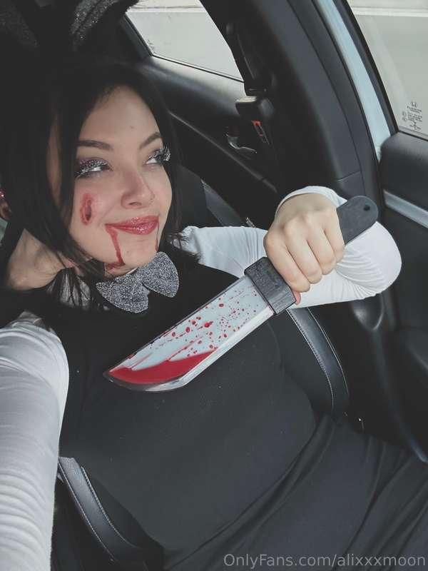 Halloween is coming up 👻🎃 What should I dress up as when I m..