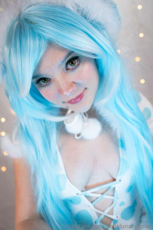 If you want this 67 photo cow miku set tip this post $30!