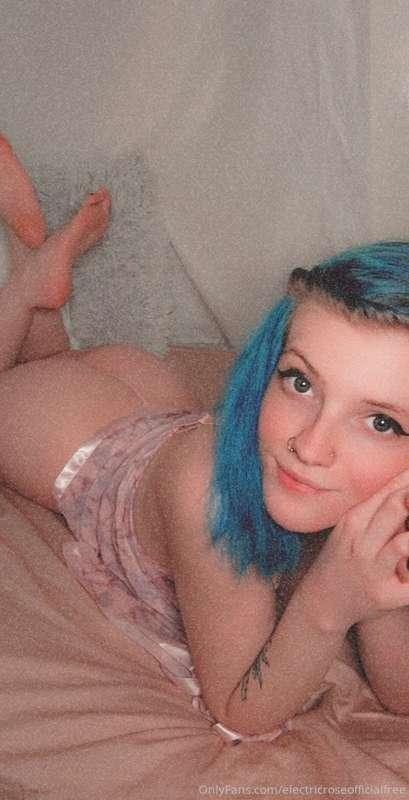 Cutie with a Lil booty 😋😈