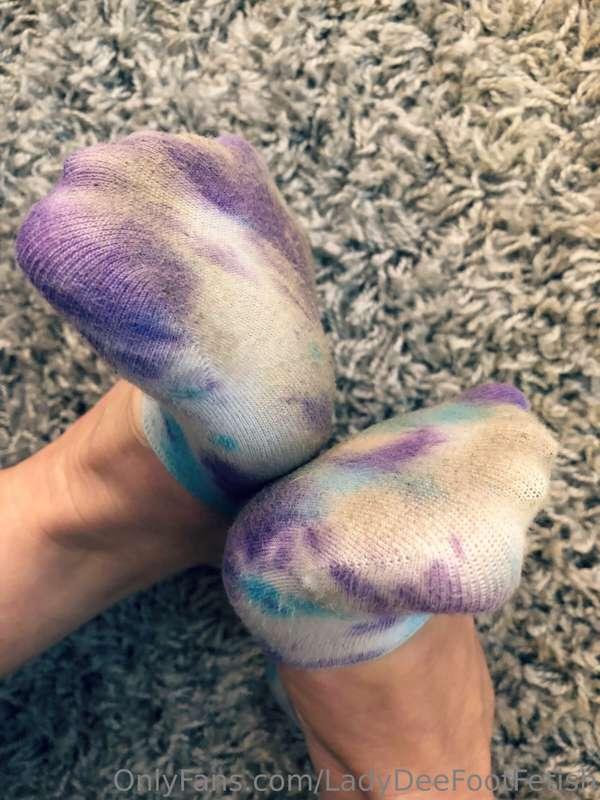 (📸13 pics)

Stinky worn tie dye no-show socks... I had these..