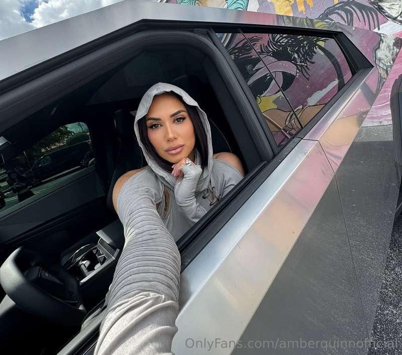 who needs a rideee? 😈