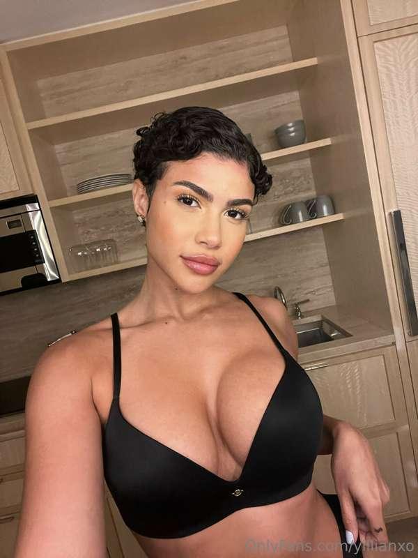 feeling cute 🥰