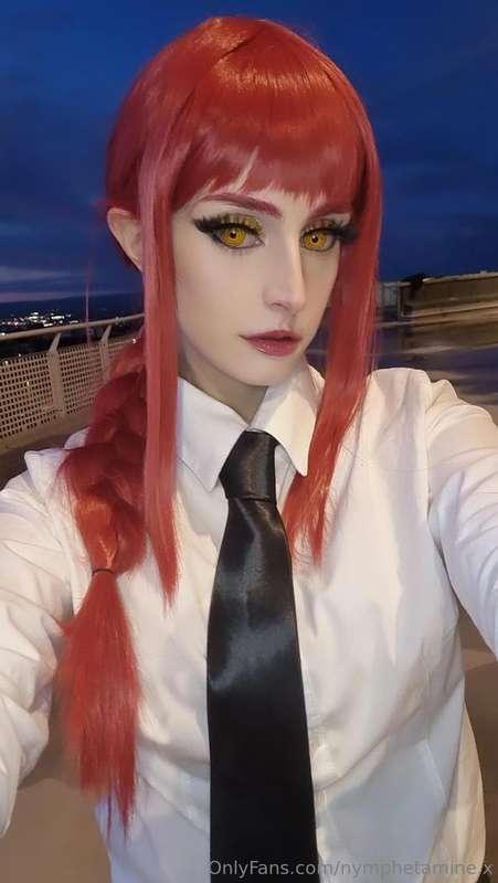 Happy Sunday everyone 🐶
I'm cosplaying Makima right now at a..