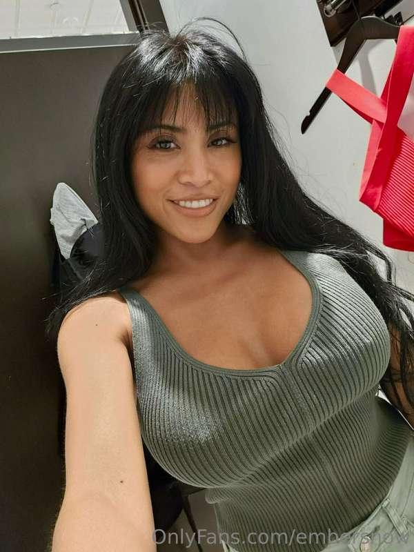 This top feels so good on my tits! You like the way it looks..