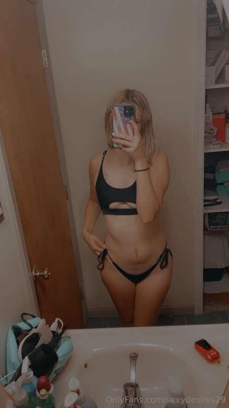 Just feelin cute 🥰  Reminder if you want me to respond to yo..