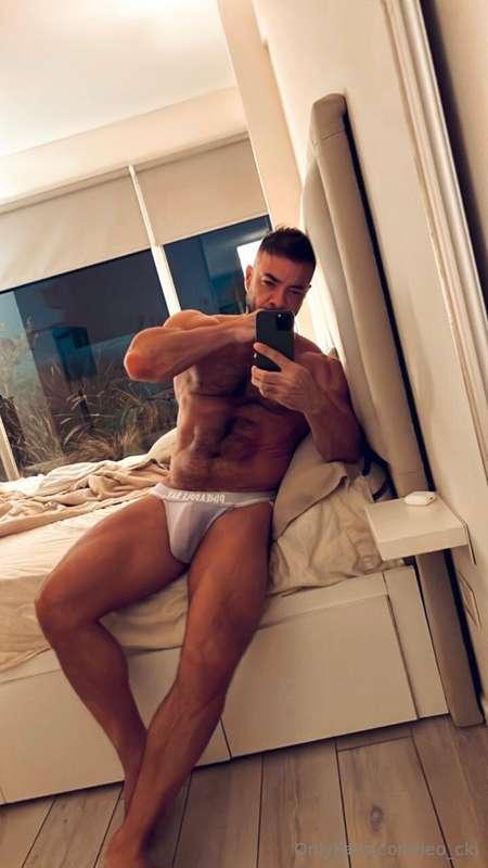 come to my bed love! im waiting for you😏