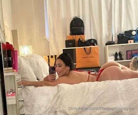 Goodnight baby 😘 Tell me what content I should make this wee..