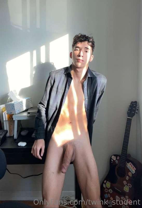 you should be on your knees sucking it ;)