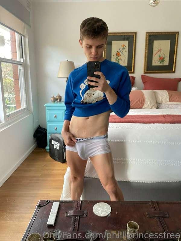 Need a boy to play with my toy ✊🍆💦💦