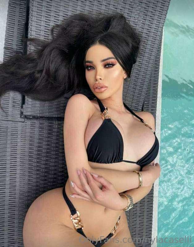 I know you’re there, show me how you stroke it 🥵🍆