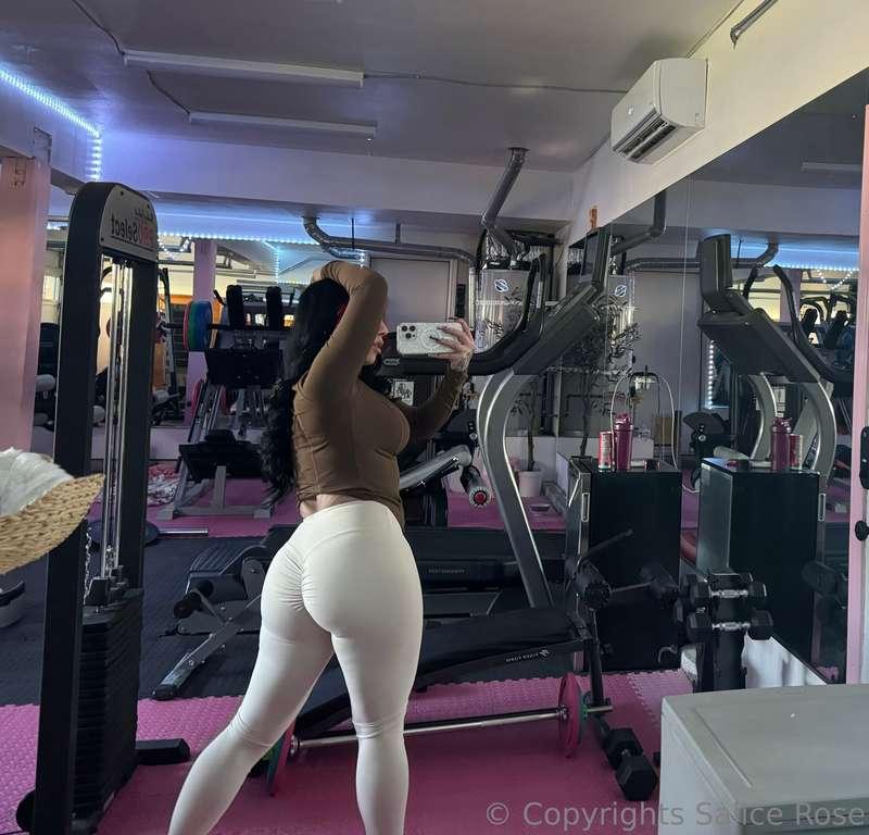 Hungry?🤭 I mean….horny? Go check your 
DMs because I sent ya..
