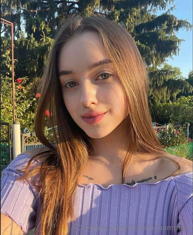 ❤️A naughty girl @florentinarivera wants to play with your c..