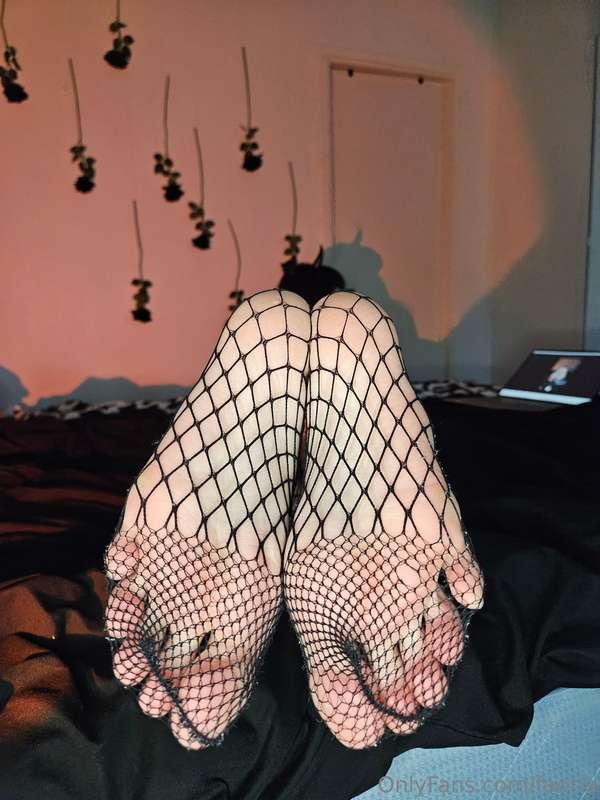 Do you like feet in fishnets?