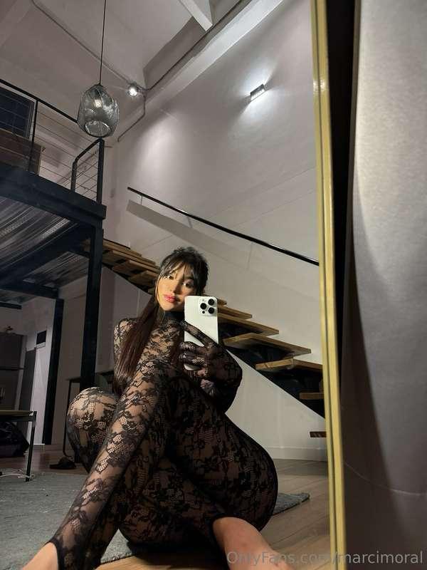 black definitely suits me 🥰