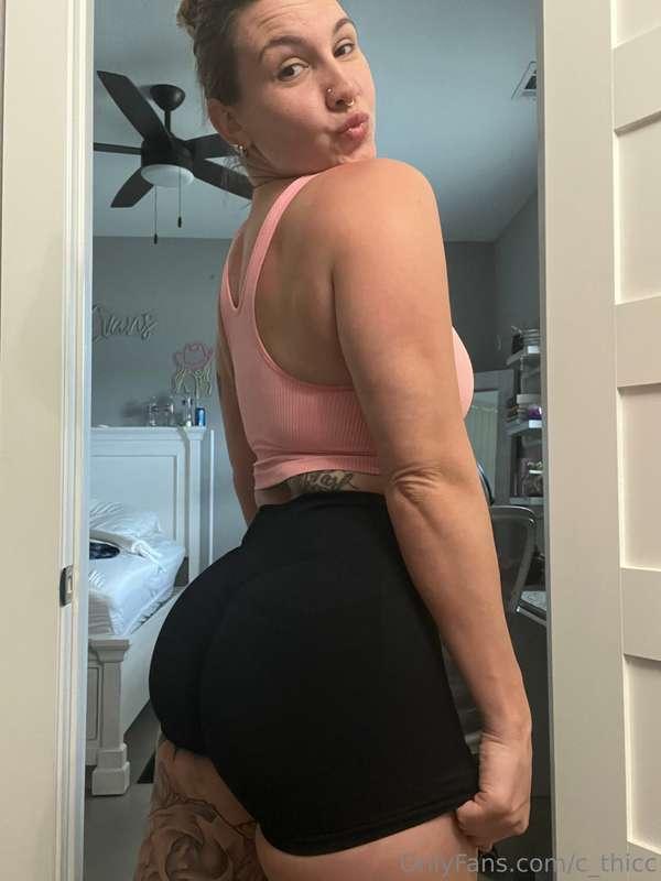 How do we like the tanlines?! 🙃