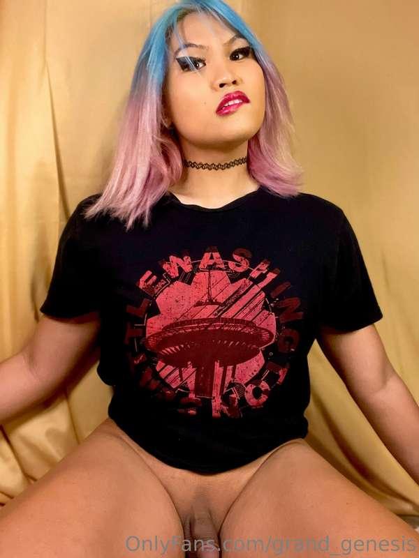 Giving handjobs and riding you is a perfect way to spend the..