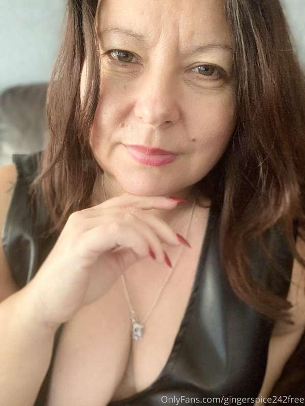 Available for sexting sessions and dick rates today