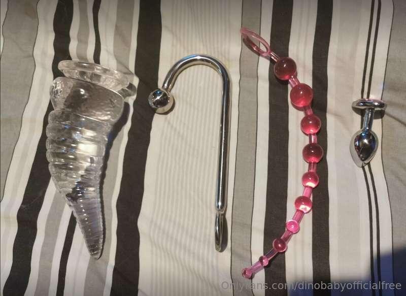 ANAL stretching video :p how many of these things can i fit ..